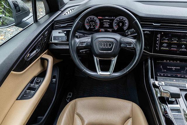 Photo of 2022 Gray Audi Q7