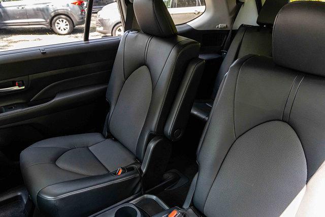 Photo of 2024 White Toyota Grand Highlander