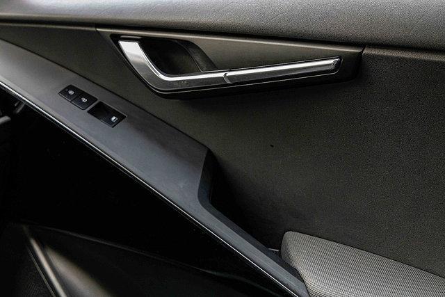 Photo of 2024 Runway Red Kia Niro EV