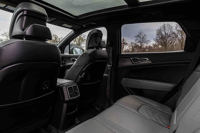 Photo of 2023 Jungle Green Kia Sportage