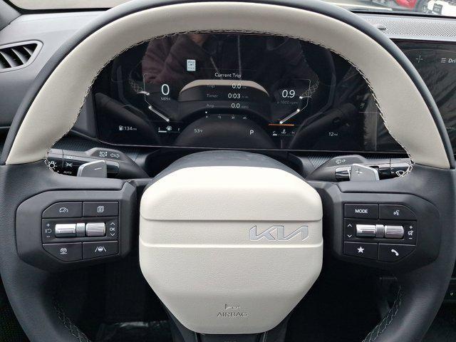 Photo of 2025 Currant Red Kia K4