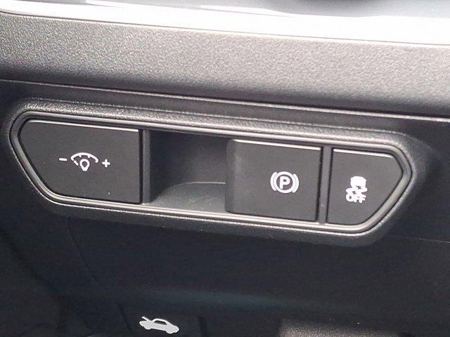 Photo of 2025 Currant Red Kia K4