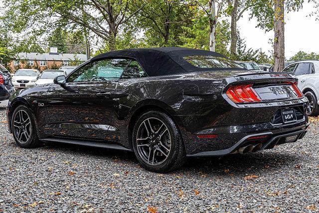 Photo of 2022 Gray Ford Mustang