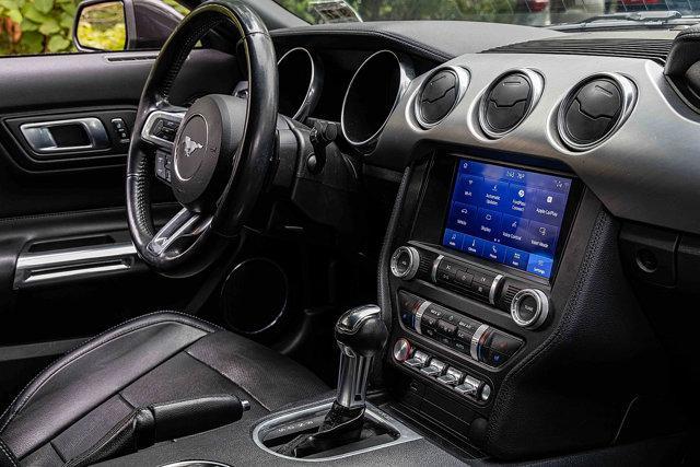 Photo of 2022 Gray Ford Mustang