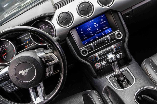 Photo of 2022 Gray Ford Mustang