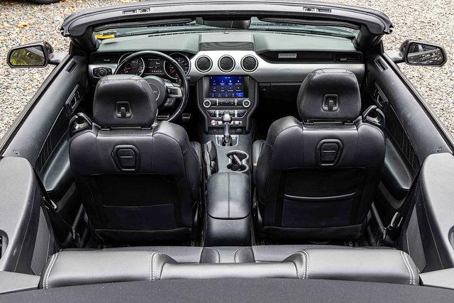 Photo of 2022 Gray Ford Mustang