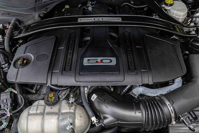 Photo of 2022 Gray Ford Mustang