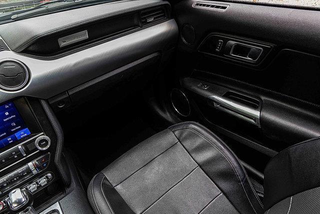 Photo of 2022 Gray Ford Mustang