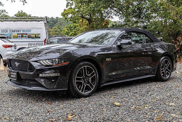 Photo of 2022 Gray Ford Mustang