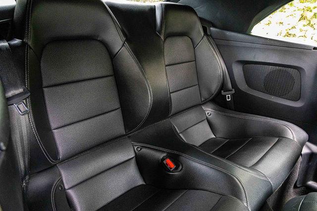 Photo of 2022 Gray Ford Mustang