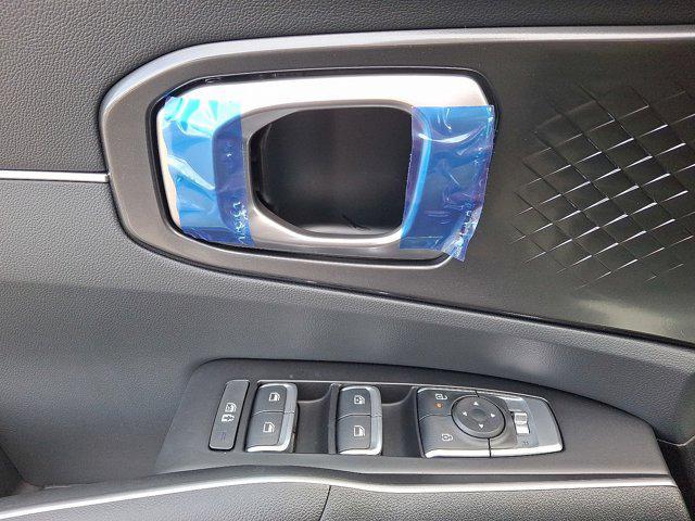 Photo of 2025 Everlasting Silver Kia Sorento