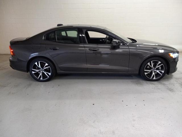 Photo of 2024 Thunder Gray Metallic Volvo S60
