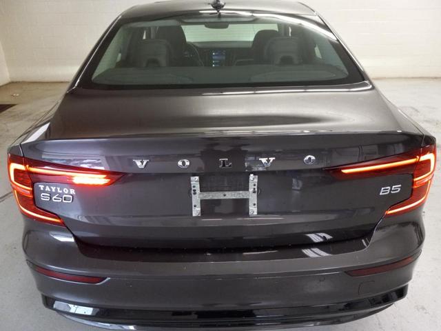 Photo of 2024 Thunder Gray Metallic Volvo S60