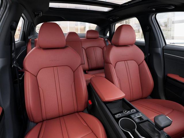Photo of 2026 Wolf Gray Kia K5