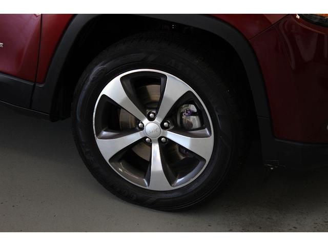 Photo of 2020 Velvet Red Pearlcoat Jeep Cherokee