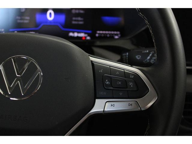 Photo of 2024 Pyrite Silver Metallic Volkswagen Taos