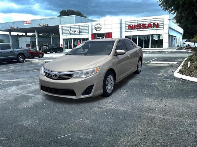 Photo of 2014 Beige Toyota Camry