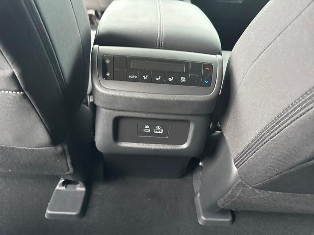 Photo of 2025 Silver Nissan Pathfinder