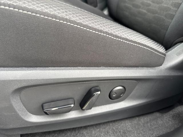 Photo of 2025 Silver Nissan Pathfinder