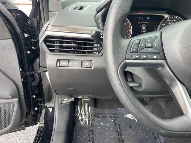 Photo of 2023 Black Nissan Altima