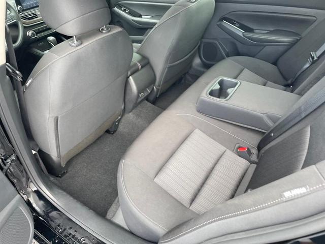 Photo of 2023 Black Nissan Altima