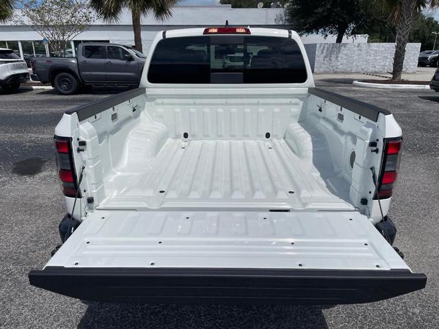 Photo of 2026 Glacier White Nissan Frontier