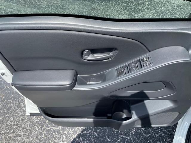 Photo of 2026 Glacier White Nissan Frontier