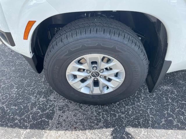Photo of 2026 Glacier White Nissan Frontier