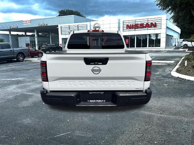 Photo of 2026 Glacier White Nissan Frontier