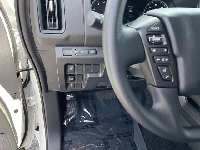 Photo of 2026 Glacier White Nissan Frontier