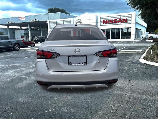 Photo of 2025 Silver Nissan Versa