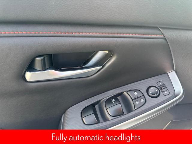 Photo of 2025 White Nissan Sentra