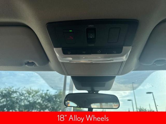Photo of 2025 White Nissan Sentra