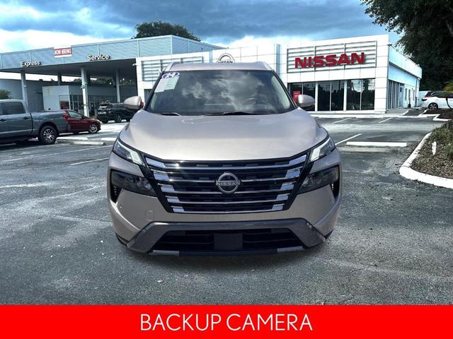 Photo of 2024 Champagne Silve Nissan Rogue