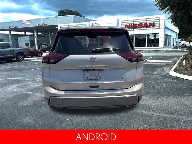 Photo of 2024 Champagne Silve Nissan Rogue