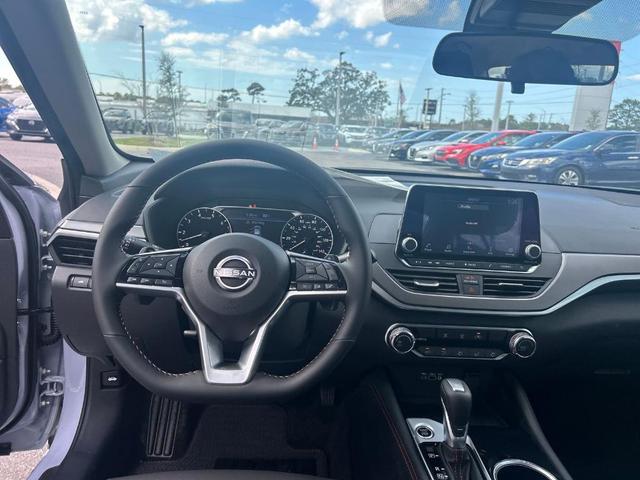Photo of 2025 Gray Sky Pearl Nissan Altima