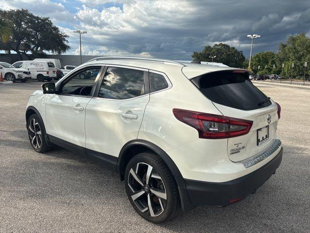 Photo of 2022 White Nissan Rogue Sport