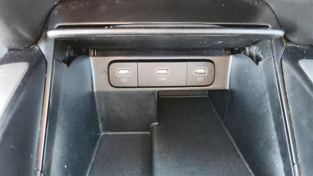Photo of 2022 Everlasting Silver Kia Sorento