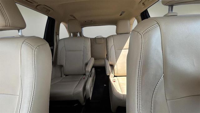 Photo of 2018 Shoreline Blue Pearl Toyota Highlander