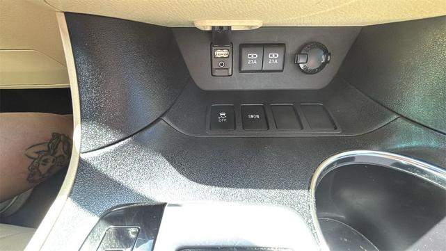 Photo of 2018 Shoreline Blue Pearl Toyota Highlander