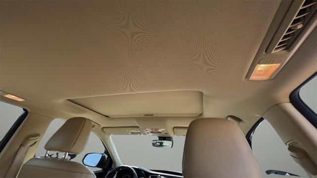 Photo of 2018 Shoreline Blue Pearl Toyota Highlander