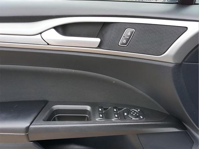 Photo of 2020 Iconic Silver Metallic Ford Fusion