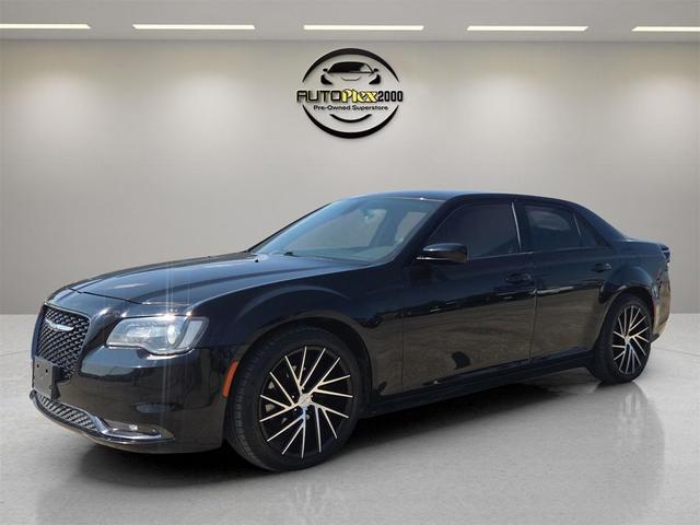 Photo of 2018 Gloss Black Chrysler 300