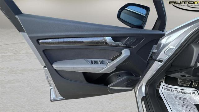 Photo of 2022 Silver Metallic Audi SQ5