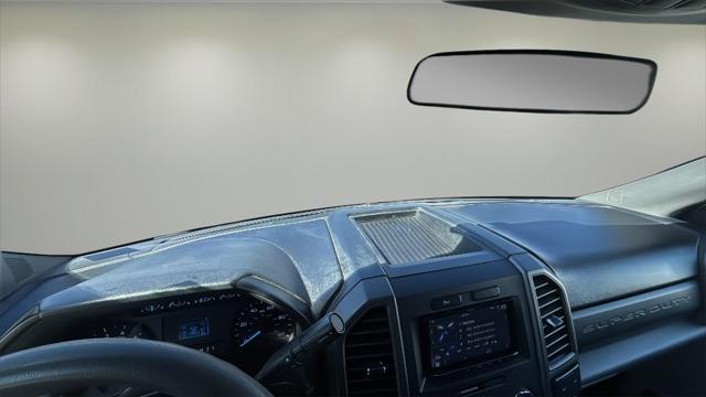 Photo of 2019 Oxford White Ford F-350