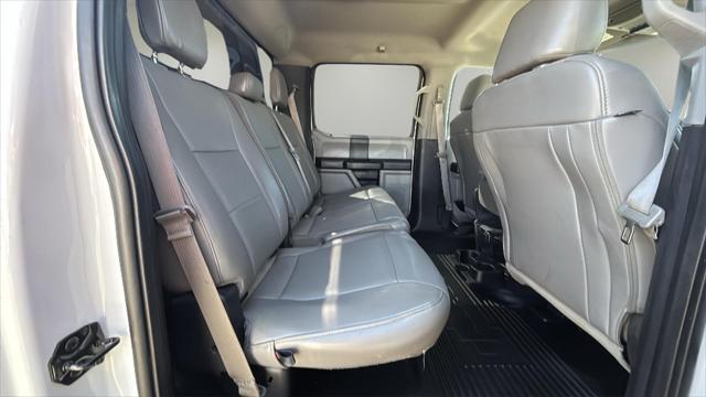 Photo of 2019 Oxford White Ford F-350