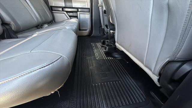 Photo of 2019 Oxford White Ford F-350
