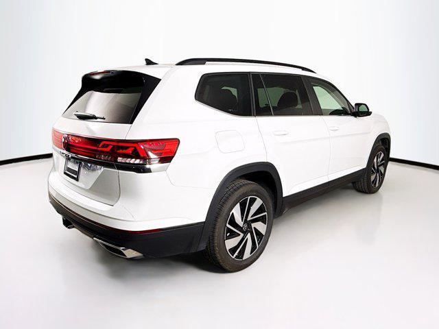 Photo of 2024 White Volkswagen Atlas