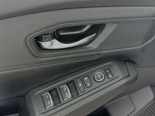 Photo of 2025 Platinum White Pearl Honda Accord Hybrid