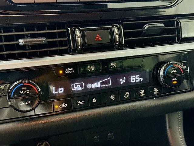 Photo of 2024 Super Black Nissan Pathfinder